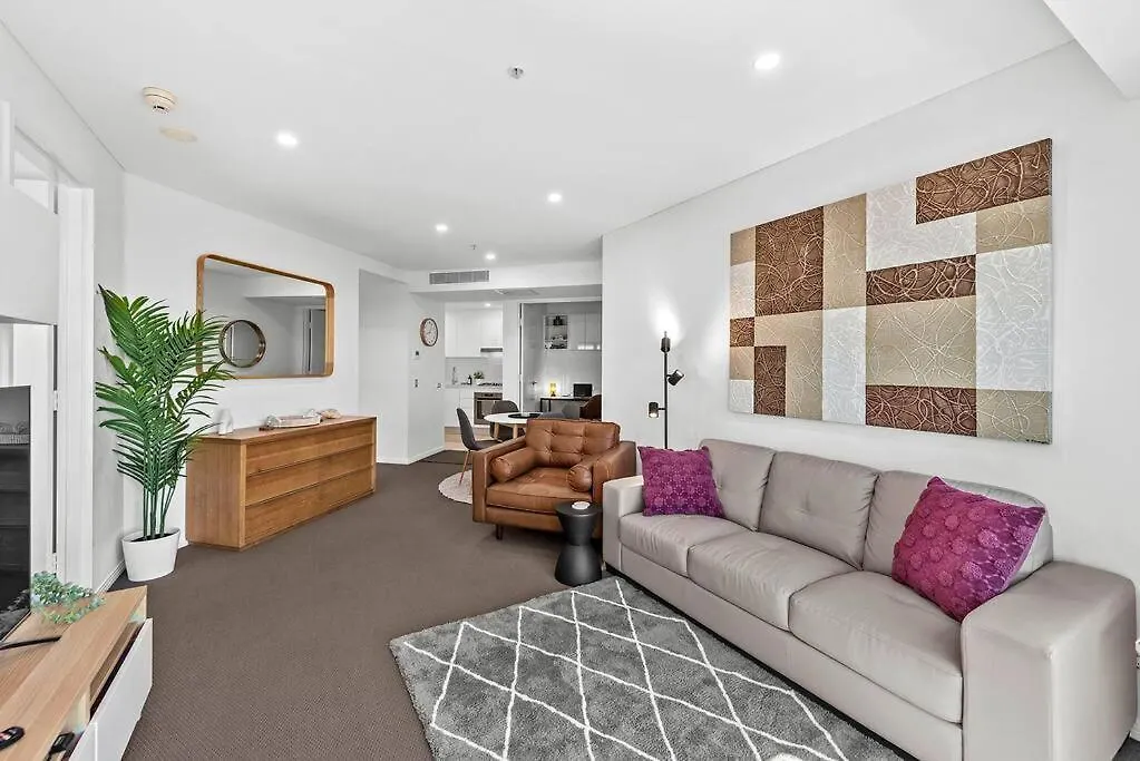 Infinity Excellence!~1Bed/1Bath/Office/1Car~Views! Apartment Brisbane
