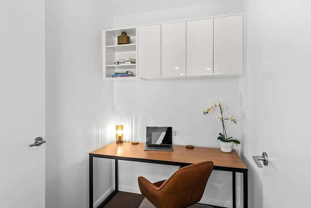 Infinity Excellence!~1Bed/1Bath/Office/1Car~Views! Apartment Brisbane
