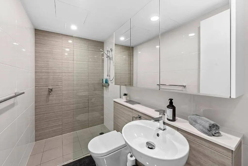 Infinity Excellence!~1Bed/1Bath/Office/1Car~Views! Apartment Brisbane